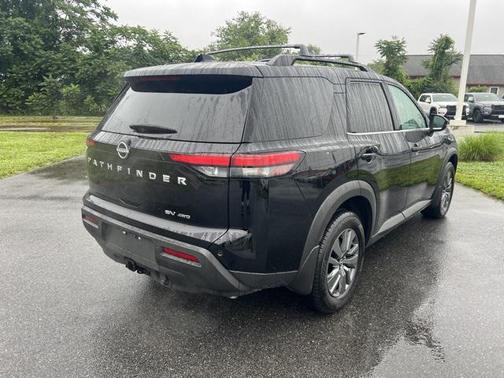2024 Nissan Pathfinder SV 4WD