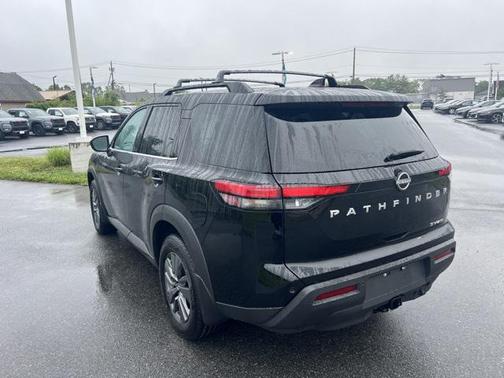 2024 Nissan Pathfinder SV 4WD