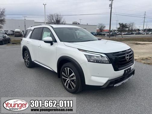 2025 Nissan Pathfinder Platinum 4WD