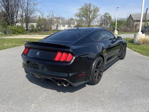 2018 Ford Shelby GT350 Base