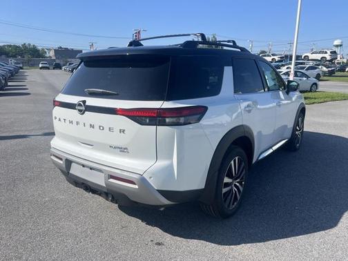2025 Nissan Pathfinder Platinum 4WD