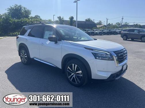 2025 Nissan Pathfinder Platinum 4WD