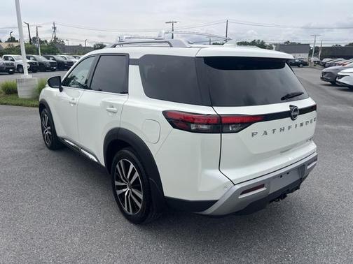 2023 Nissan Pathfinder Platinum 4WD