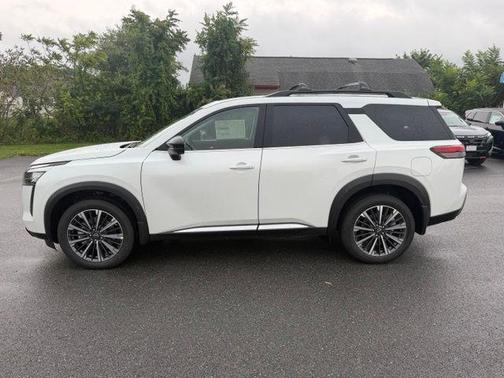 Everest White Pearl Tricoat 2026 Nissan Pathfinder Platinum