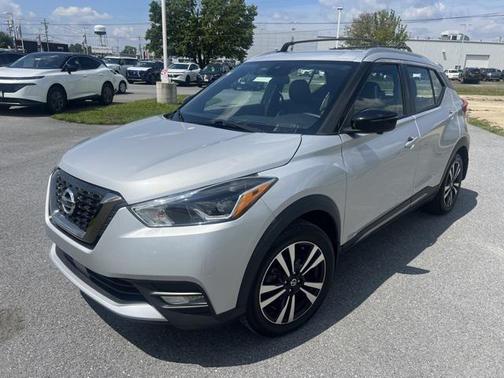 2020 Nissan Kicks SR