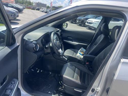 2020 Nissan Kicks SR