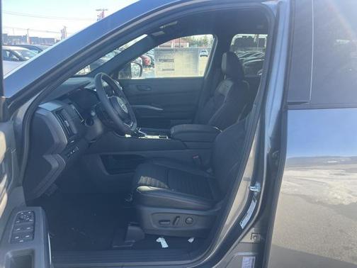2025 Nissan Pathfinder Rock Creek 4WD