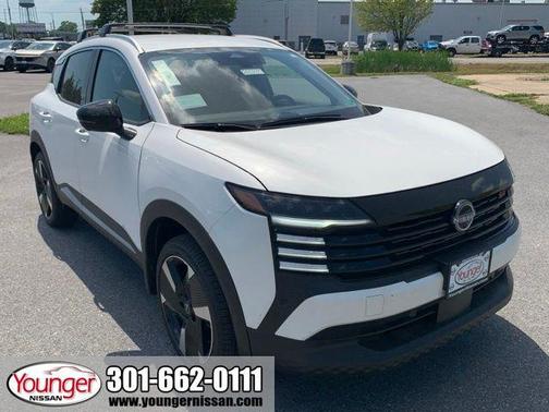 Aspen White Tricoat 2026 Nissan Kicks SR