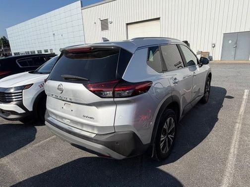 Brilliant Silver Metallic 2023 Nissan Rogue SV