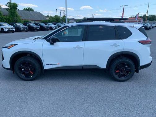 Everest White Pearl Tricoat 2026 Nissan Rogue Rock Creek