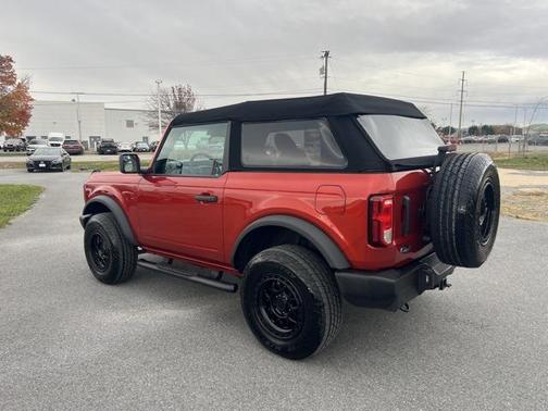 2023 Ford Bronco Base