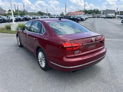 2016 Volkswagen Passat 1.8T SE w/Technology