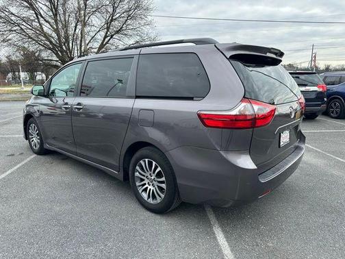 2020 Toyota Sienna XLE