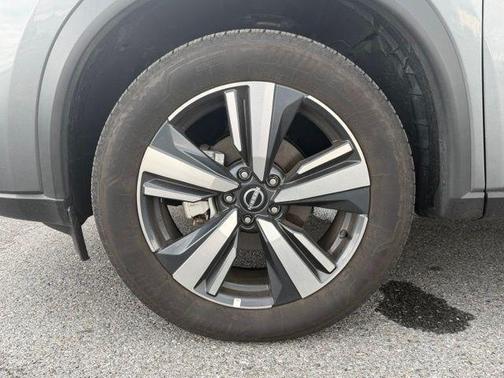 Gun Metallic 2026 Nissan Rogue SL