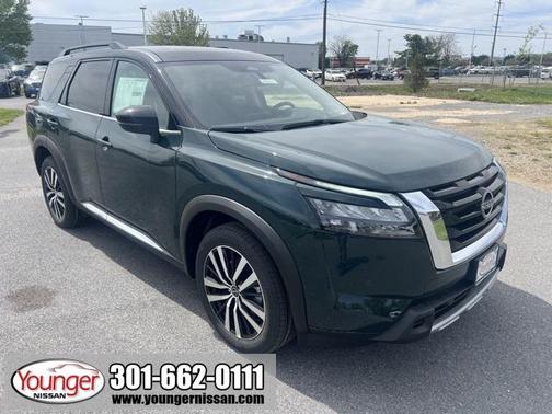 2025 Nissan Pathfinder Platinum 4WD