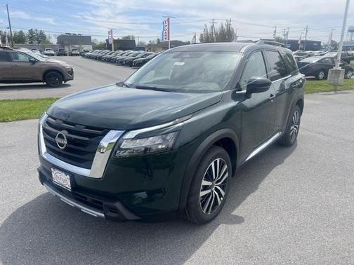 2025 Nissan Pathfinder Platinum 4WD