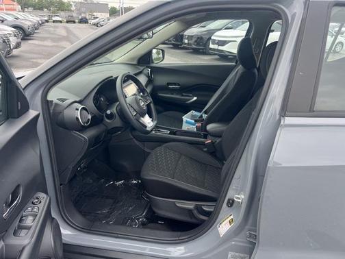 2022 Nissan Kicks SV