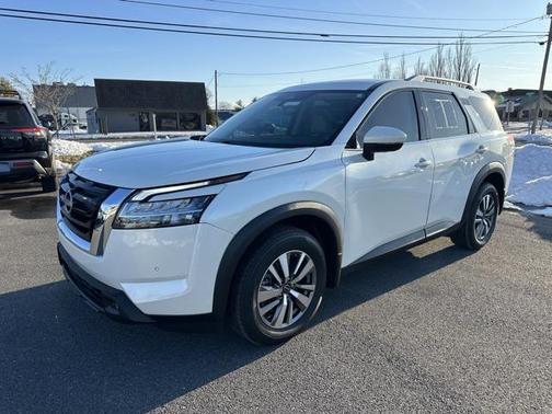 2022 Nissan Pathfinder SL 4WD