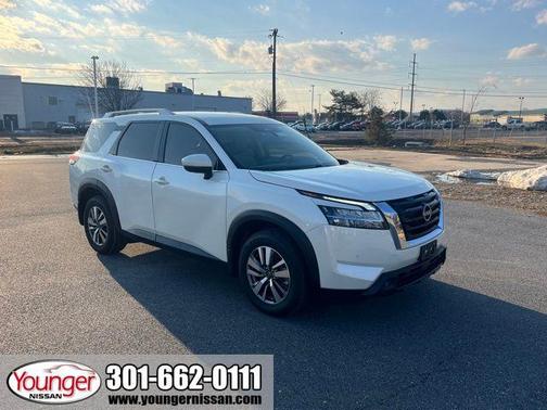 2022 Nissan Pathfinder SL 4WD