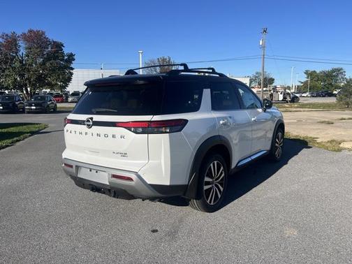 2025 Nissan Pathfinder Platinum 4WD