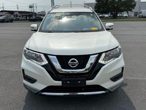Pearl White 2017 Nissan Rogue SV
