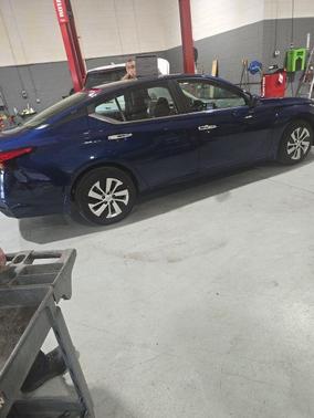 Deep Blue Pearl 2021 Nissan Altima S FWD