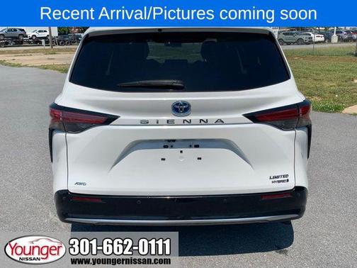 White 2022 Toyota Sienna Limited