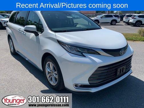 White 2022 Toyota Sienna Limited