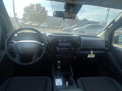 2025 Nissan Frontier S