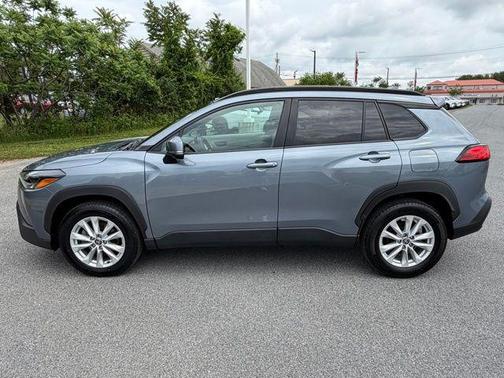 Sonic Silver 2022 Toyota Corolla Cross LE