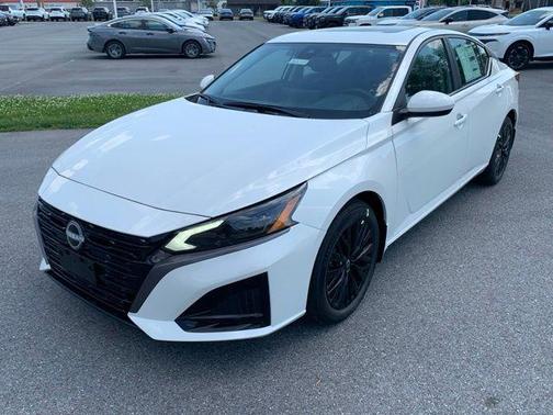 Pearl White Tricoat 2026 Nissan Altima 2.5 SV