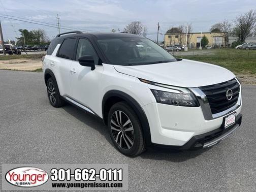 2025 Nissan Pathfinder Platinum 4WD