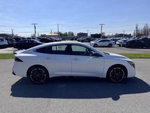 Aspen White Tricoat 2026 Nissan Sentra SR