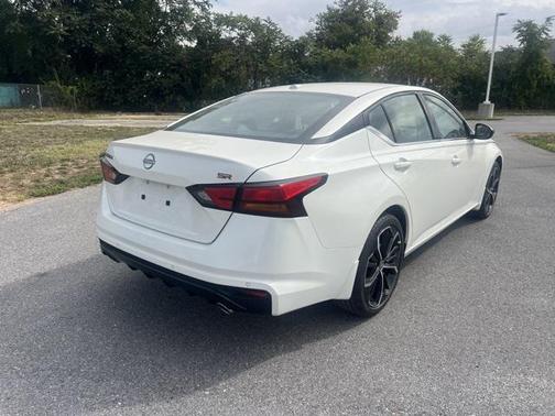 2025 Nissan Altima SR FWD