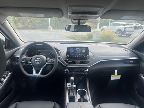 2025 Nissan Altima SR FWD
