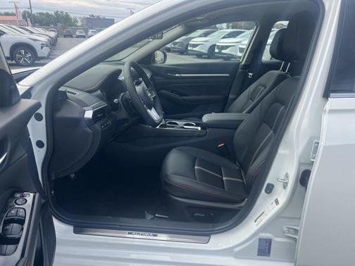 2025 Nissan Altima SR FWD