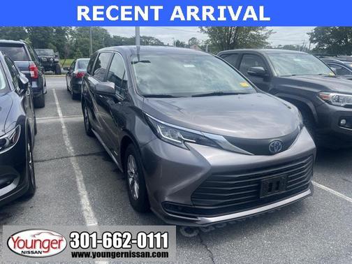 2021 Toyota Sienna LE
