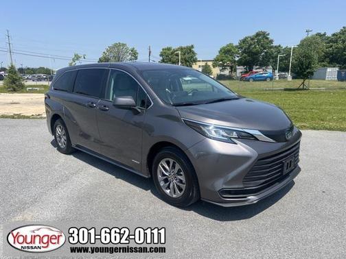 2021 Toyota Sienna LE