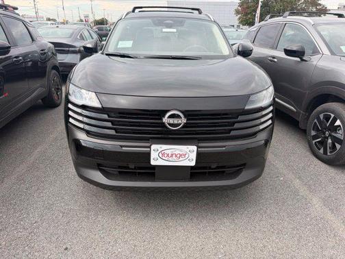 Super Black 2027 Nissan Kicks SV