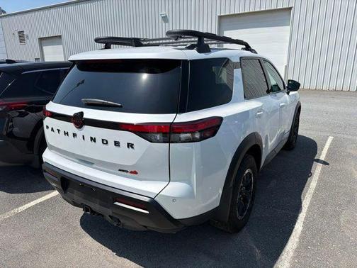 Everest White Pearl Tricoat 2026 Nissan Pathfinder Rock Creek