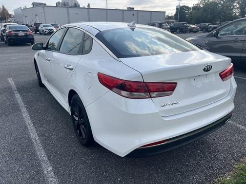 2017 Kia Optima LX