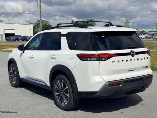 Everest White Pearl Tricoat 2026 Nissan Pathfinder Platinum