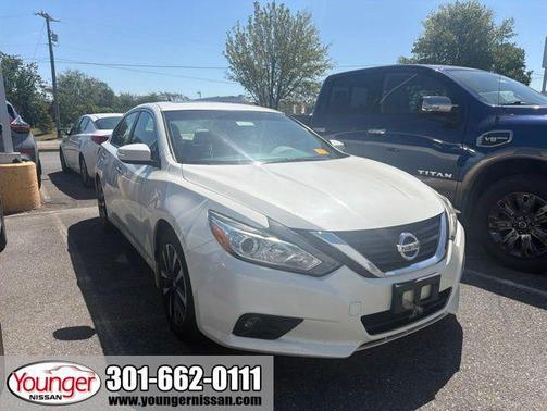 Pearl White 2018 Nissan Altima 2.5 SV