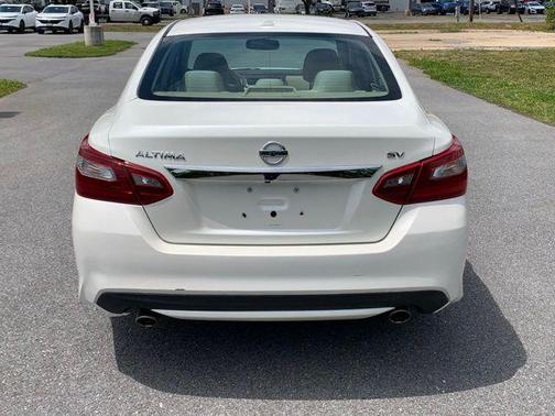 Pearl White 2018 Nissan Altima 2.5 SV