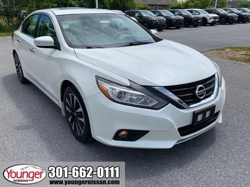 Pearl White 2018 Nissan Altima 2.5 SV