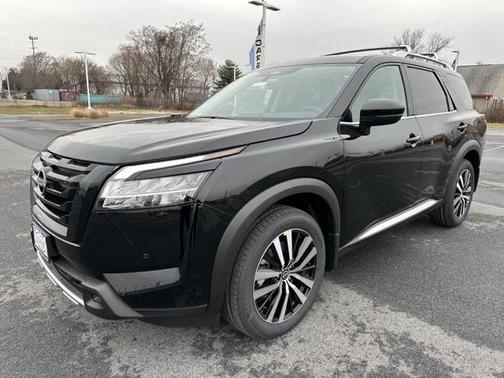 2025 Nissan Pathfinder Platinum 4WD
