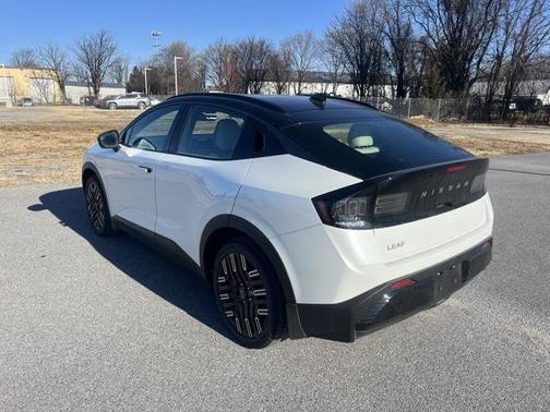 2026 Nissan Leaf PLATINUM+