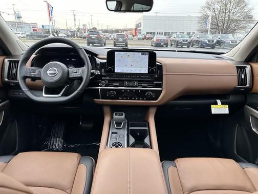 2025 Nissan Pathfinder Platinum 4WD