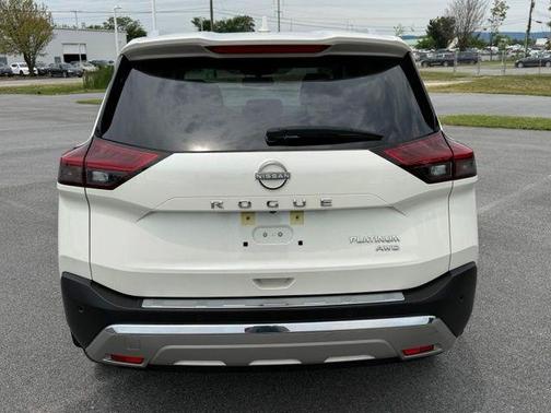 Pearl White Tricoat 2023 Nissan Rogue Platinum