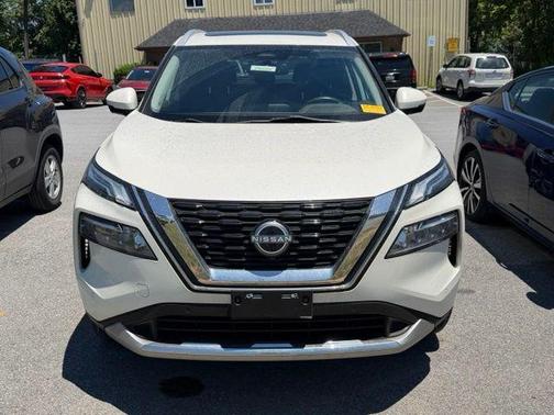 Pearl White Tricoat 2023 Nissan Rogue Platinum
